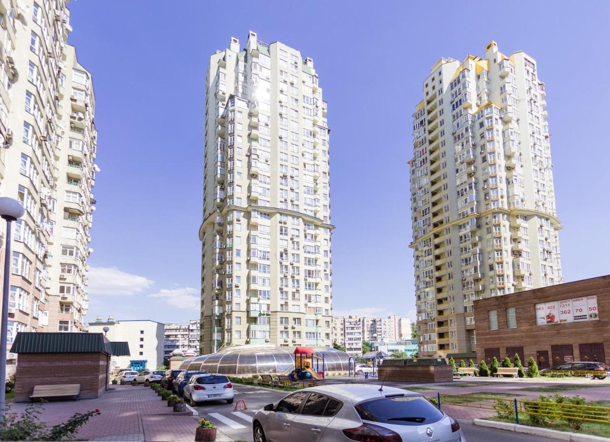 Navit Apartments With Breakfast, Near The Railway Station, The City Center, The Park Kiev Esterno foto