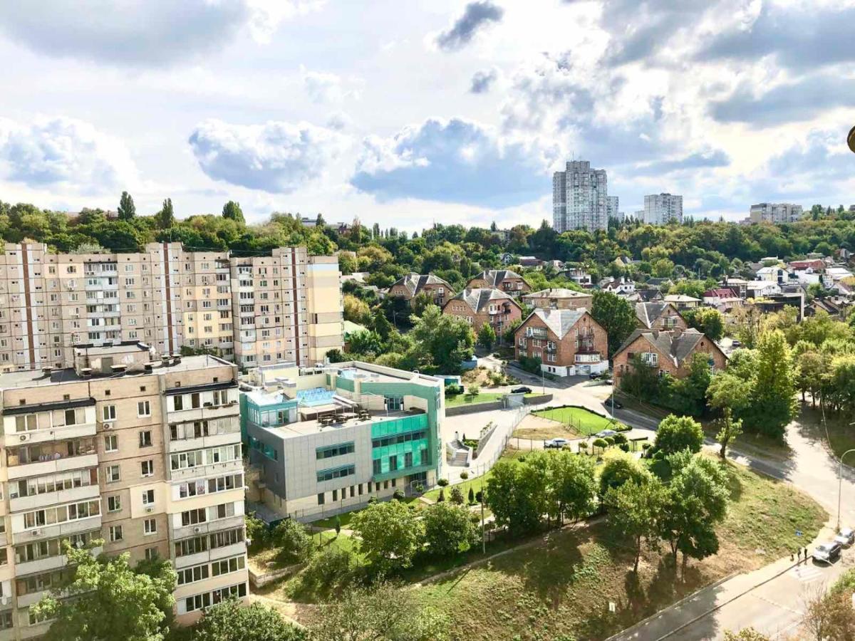 Navit Apartments With Breakfast, Near The Railway Station, The City Center, The Park Kiev Esterno foto