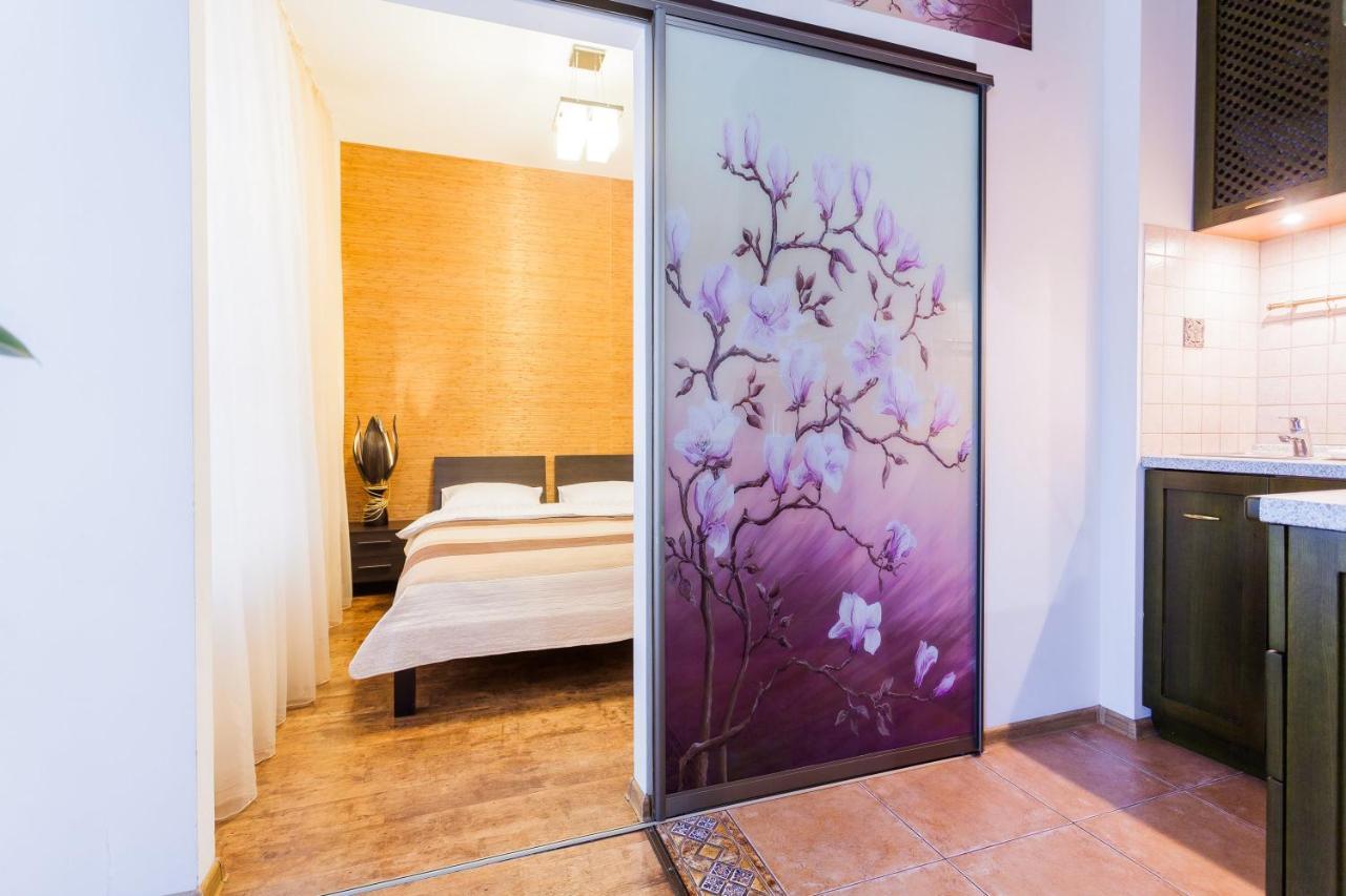 Navit Apartments With Breakfast, Near The Railway Station, The City Center, The Park Kiev Esterno foto
