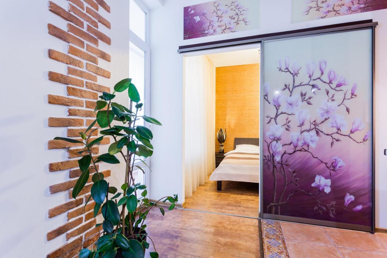 Navit Apartments With Breakfast, Near The Railway Station, The City Center, The Park Kiev Esterno foto