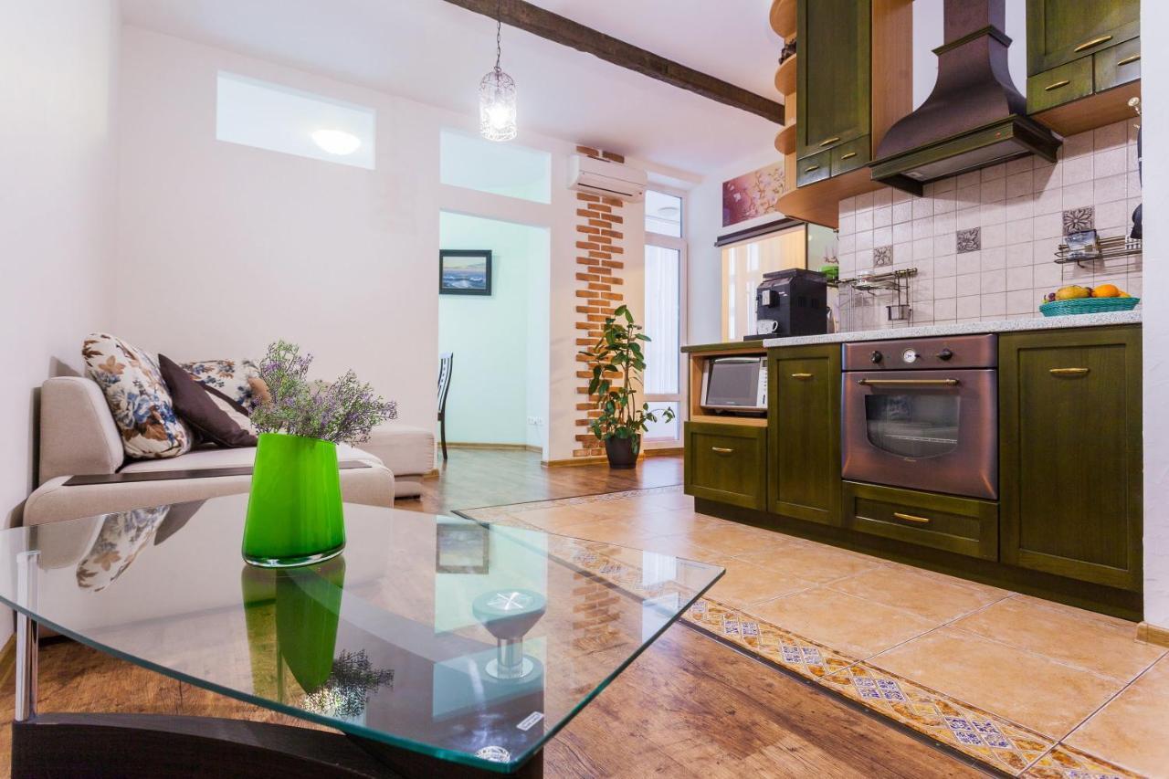 Navit Apartments With Breakfast, Near The Railway Station, The City Center, The Park Kiev Esterno foto